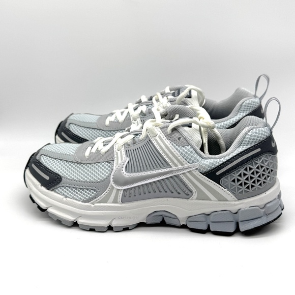 Nike Vomero 5 Platinum Metallic Shoes Sz 4Y / 5.5 W Gray White New HF6998-002 - Picture 2 of 11
